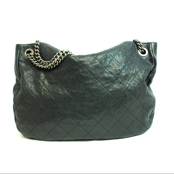 Chanel Black Calf Leather Shoulder Bag - Picture 4 of 7